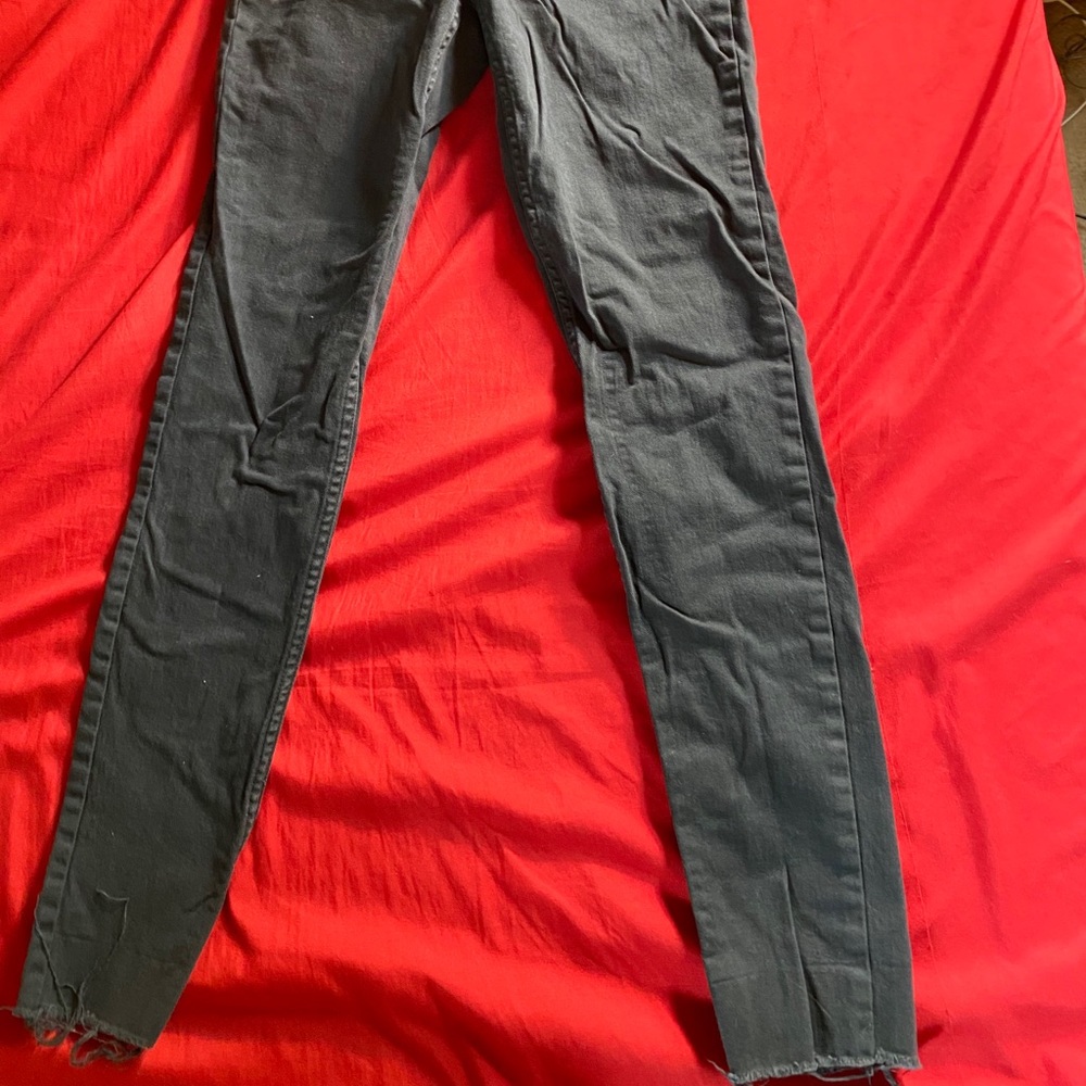 On hold 🤷‍♀️RAW HEM HIGH WAISTED JEANS
